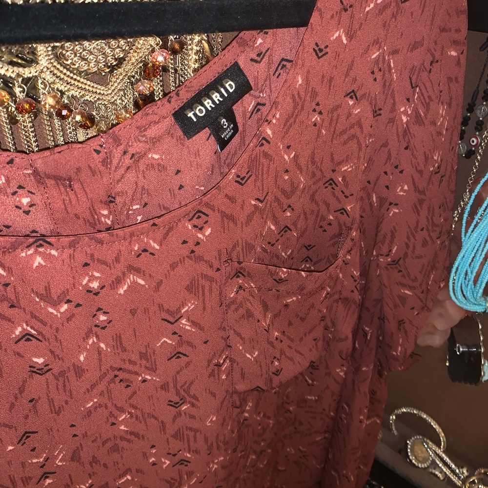 Torrid blouse size 2 - Picture 1 of 2